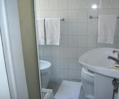 Residencial Roxi 2*